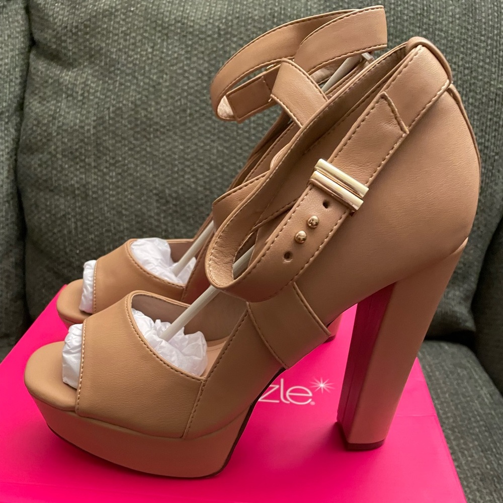 Shoe Dazzle Platform Open Toe